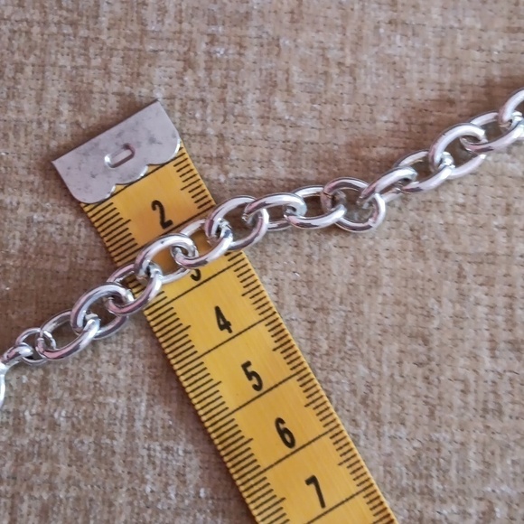Silver Toned Chunky Bracelet - Picture 4 of 4